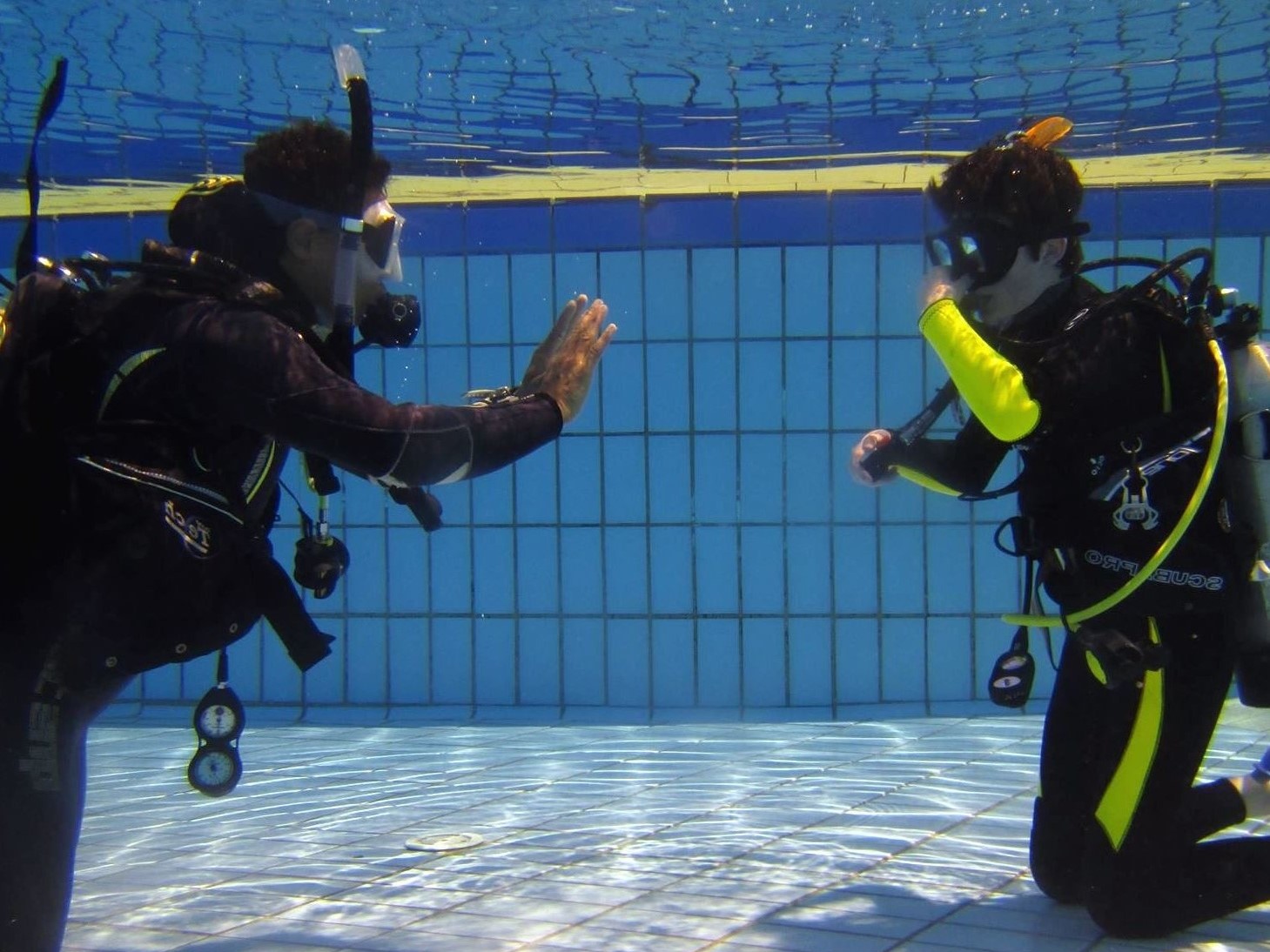Learn To Dive with Big Ocean Dive - Pool